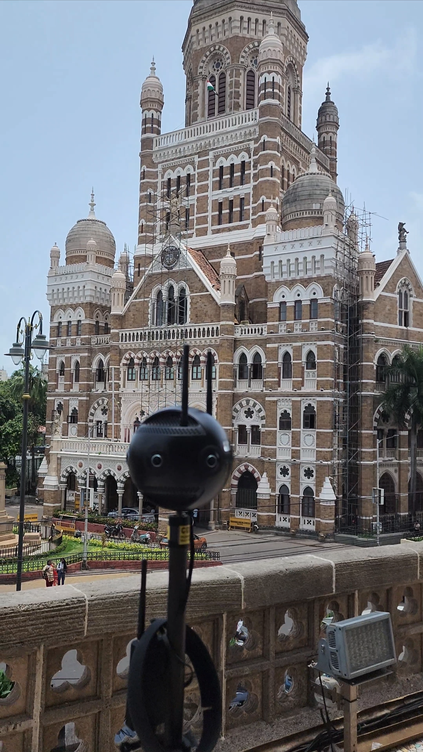Insta360 Pro 2 camera capturing a historic heritage building in Mumbai